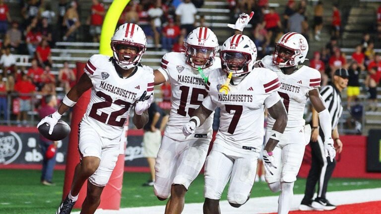 jahmad-harmon-interception-umass-rutgers.jpg