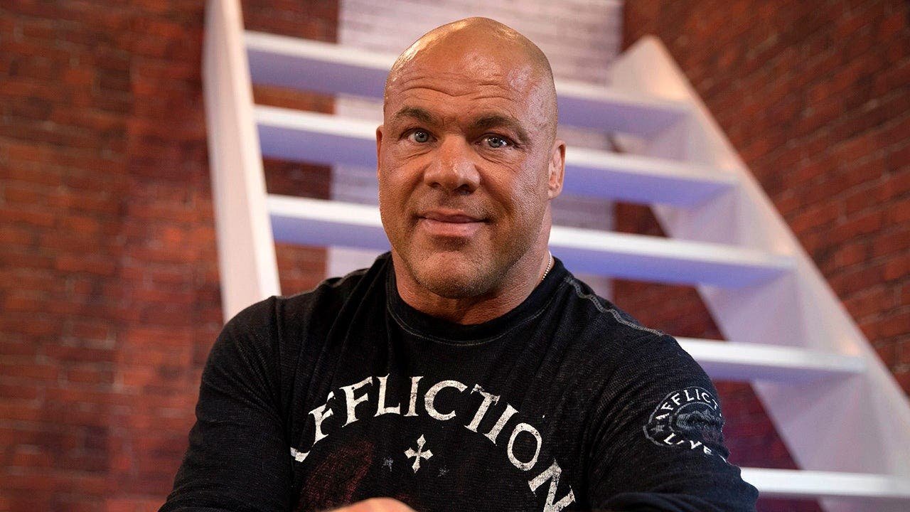 kurt-angle-paris-games-week-2017.jpg