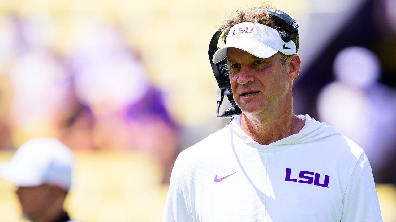 lane-kiffin-lsu-fall-practice-tiger-stadium.jpg