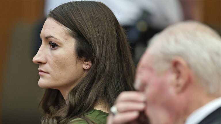 lindsay-clancy-day-3-deliberations.jpg