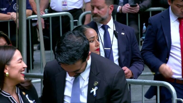 mamdani-aoc-laughing.jpg