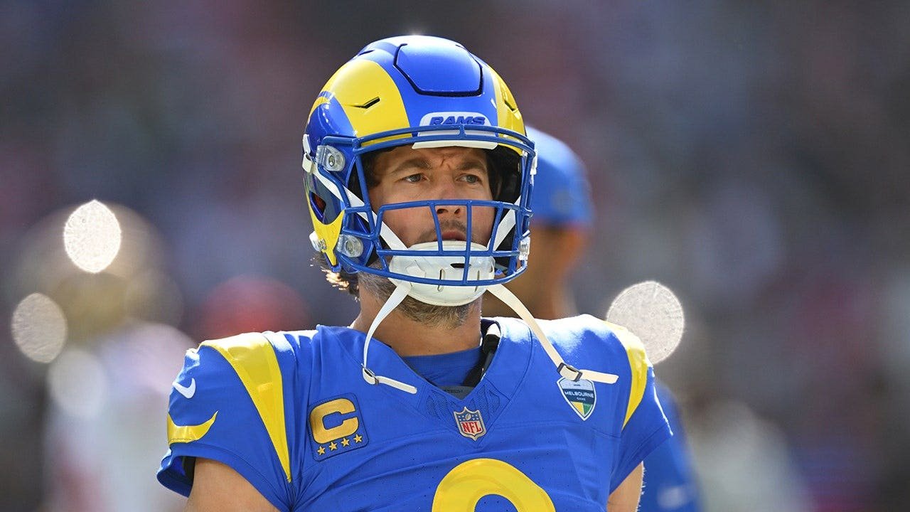 matthew-stafford-rams-nfl-warmup-melbourne.jpg