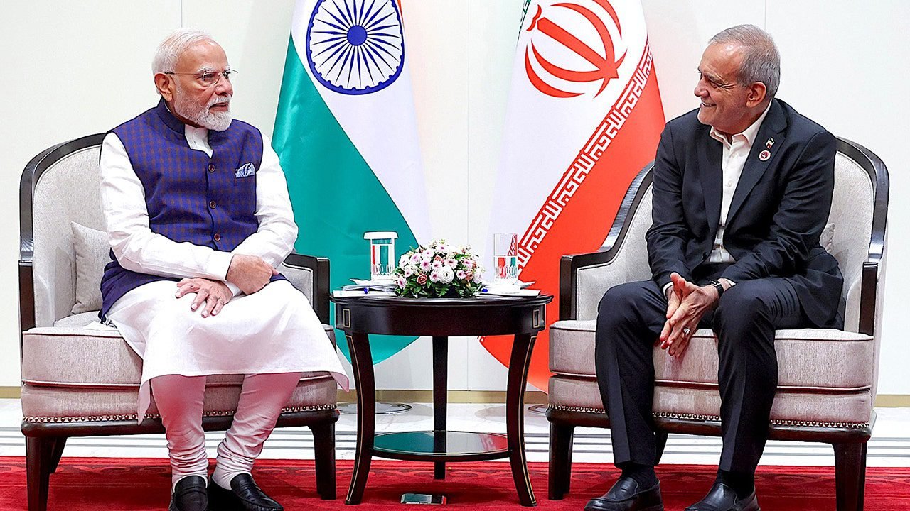 modi-pezeshkian.jpg