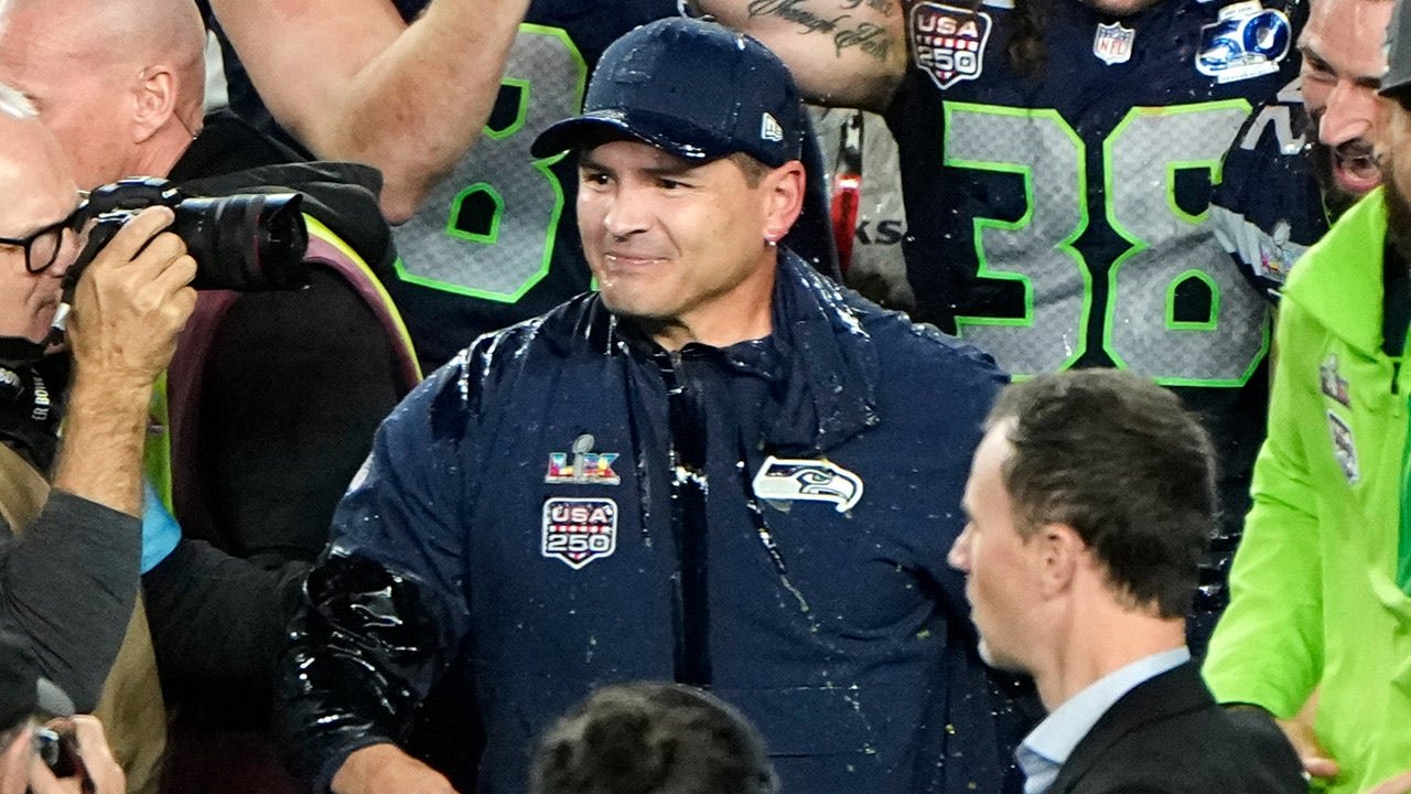 nfl-seahawks-mike-macdonald-020826-3.jpg