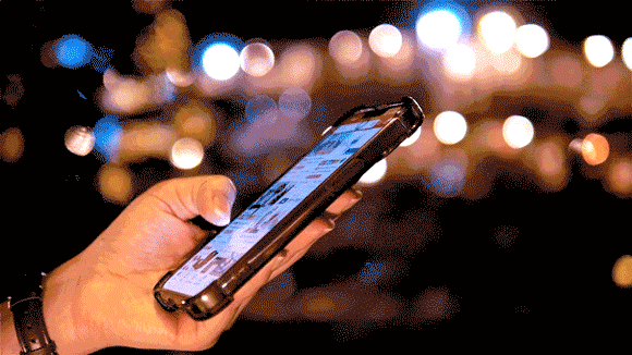 phone-scrolling-2.gif