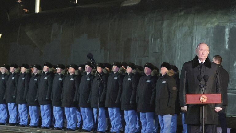 putin-russian-submarine.jpg