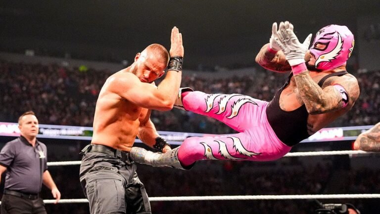 rey-mysterio-austin-theory-monday-night-raw.jpg