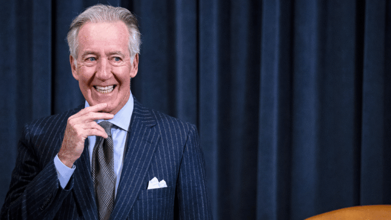 richard-neal-congress-smiling.png