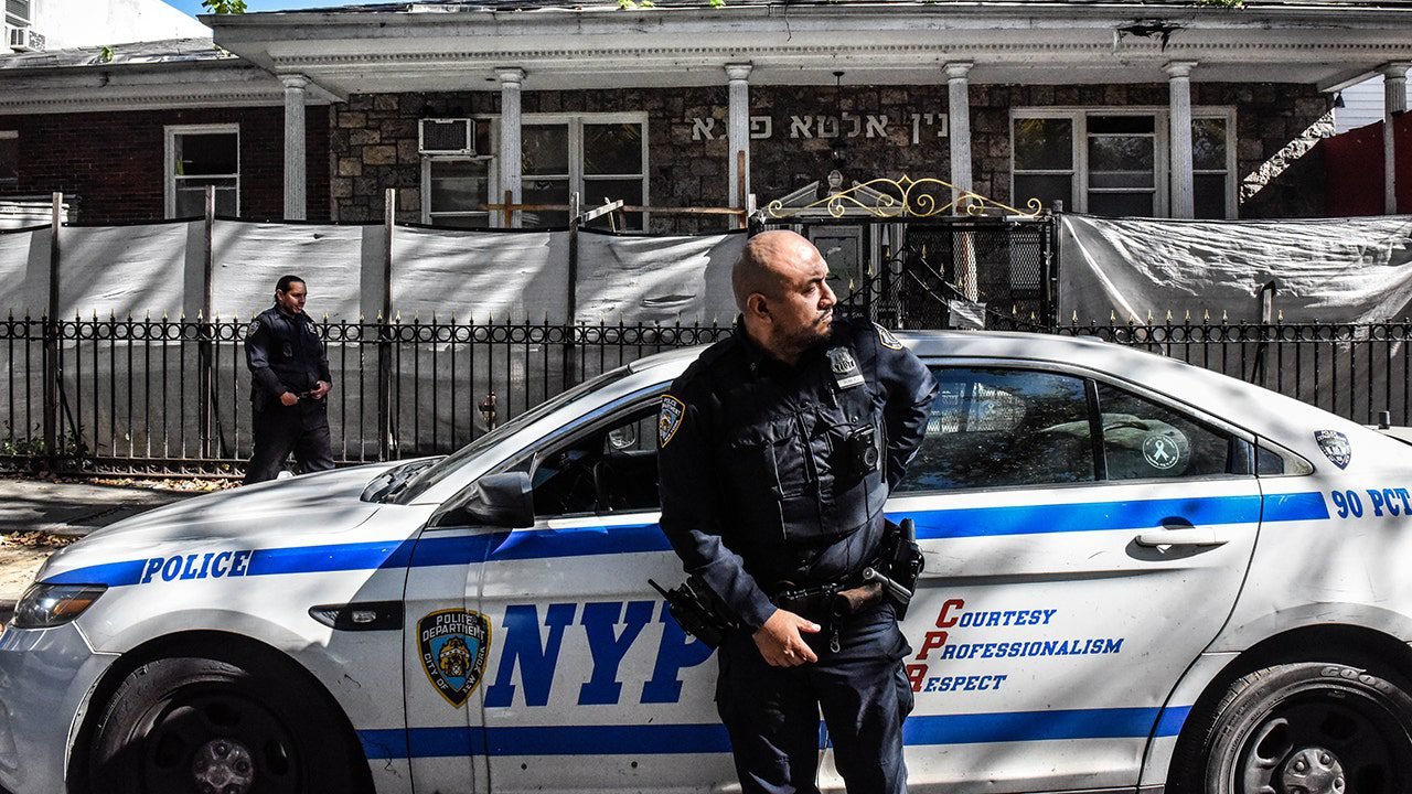 synagogue-security-nypd.jpg