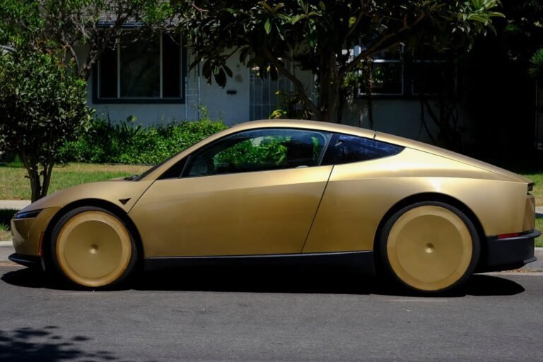 tesla-cybercab-street-getty.jpg