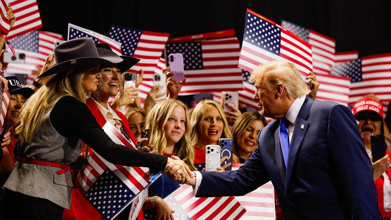 trump-midterm-convention-2.jpg