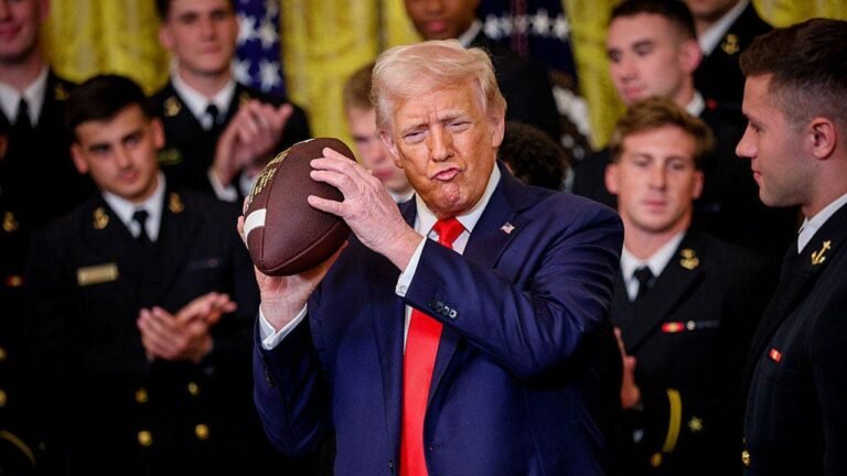 trump-navy-midshipmen-commander-in-chief-trophy_001.jpg
