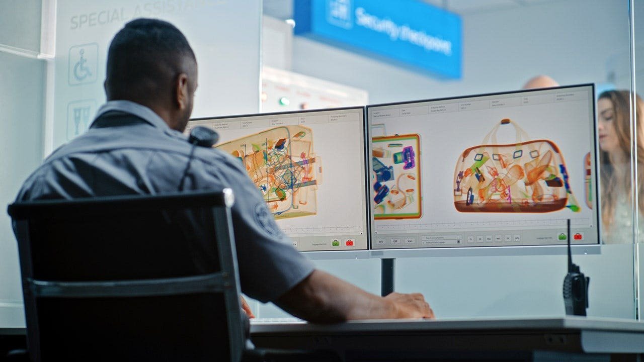 tsa-airport-security-checkpoint-screening.jpg