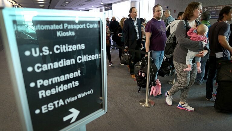 us-passport-control.jpg