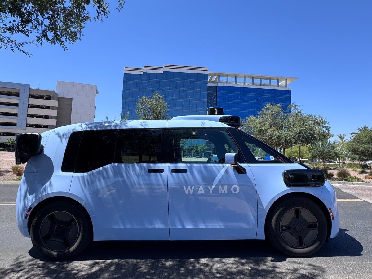 waymo-zeekr-robotaxi.jpg