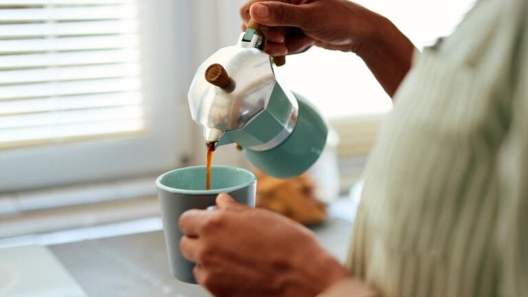 woman_coffee.jpg