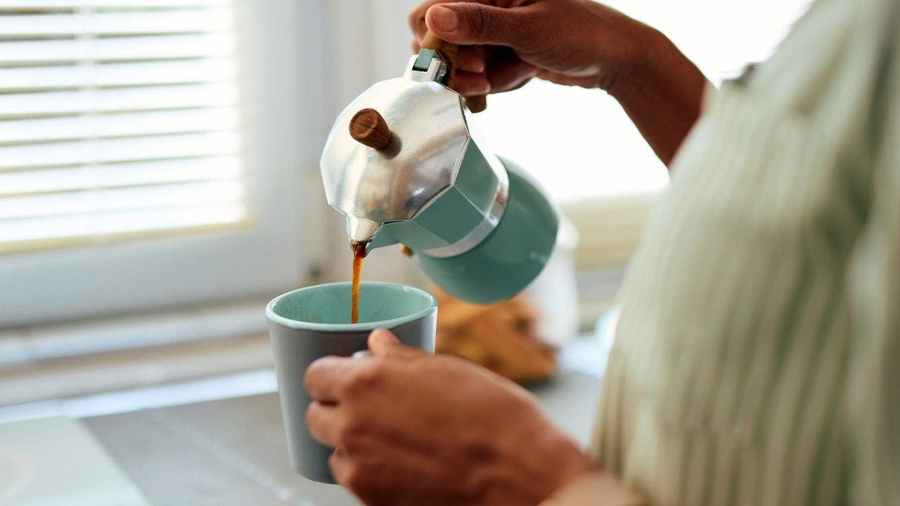 woman_coffee.jpg