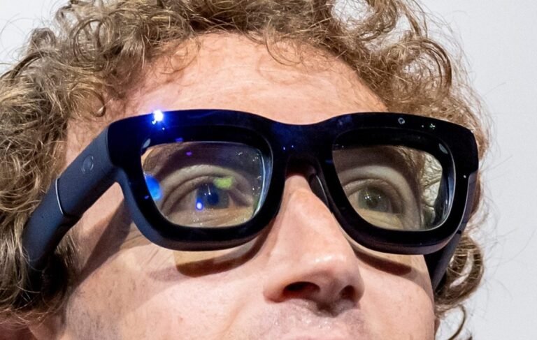 zuck-glasses-2173579471-e1788354102893.jpg