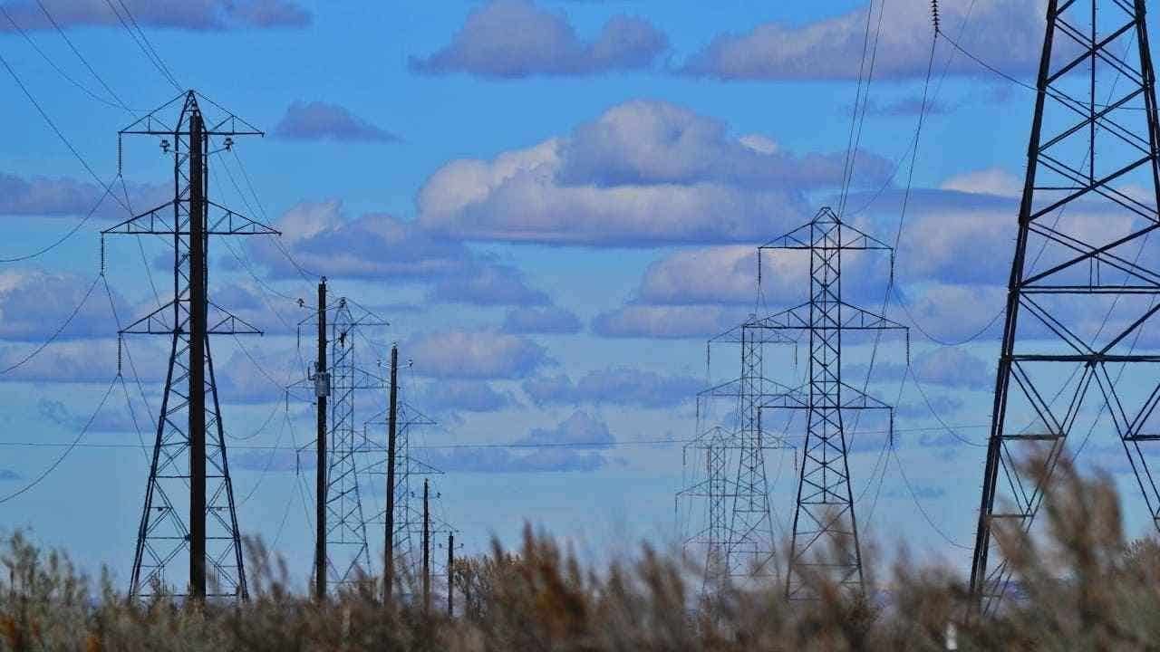 2-wall-street-utility-takeovers-may-mean-higher-bills-ahead.jpg
