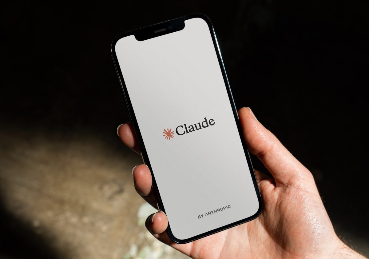 Claude-AI-app.jpg