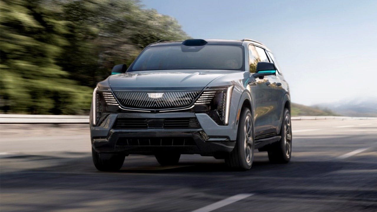 GM-hands-free-driving-1.jpg