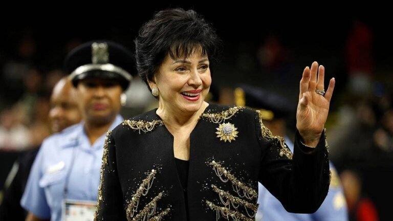 Gayle-Benson-at-Saints-game.jpg