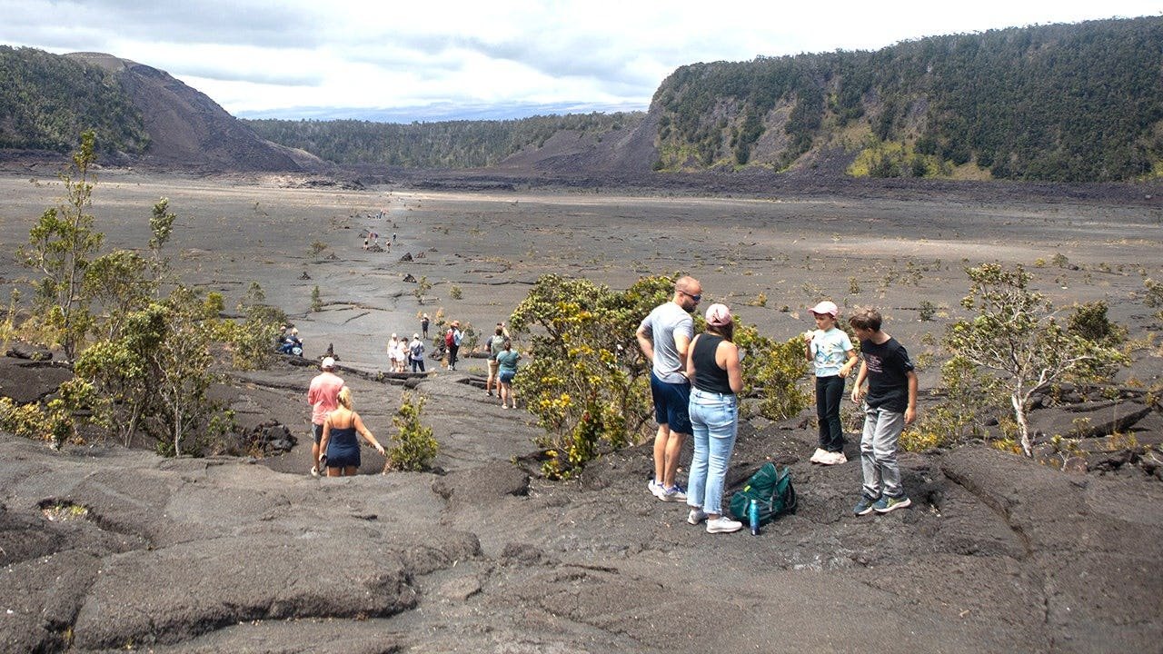 HI-HAWAII-VOLCANOS-NATIONAL-PARK-WARNING-TRAVEL-2.jpg