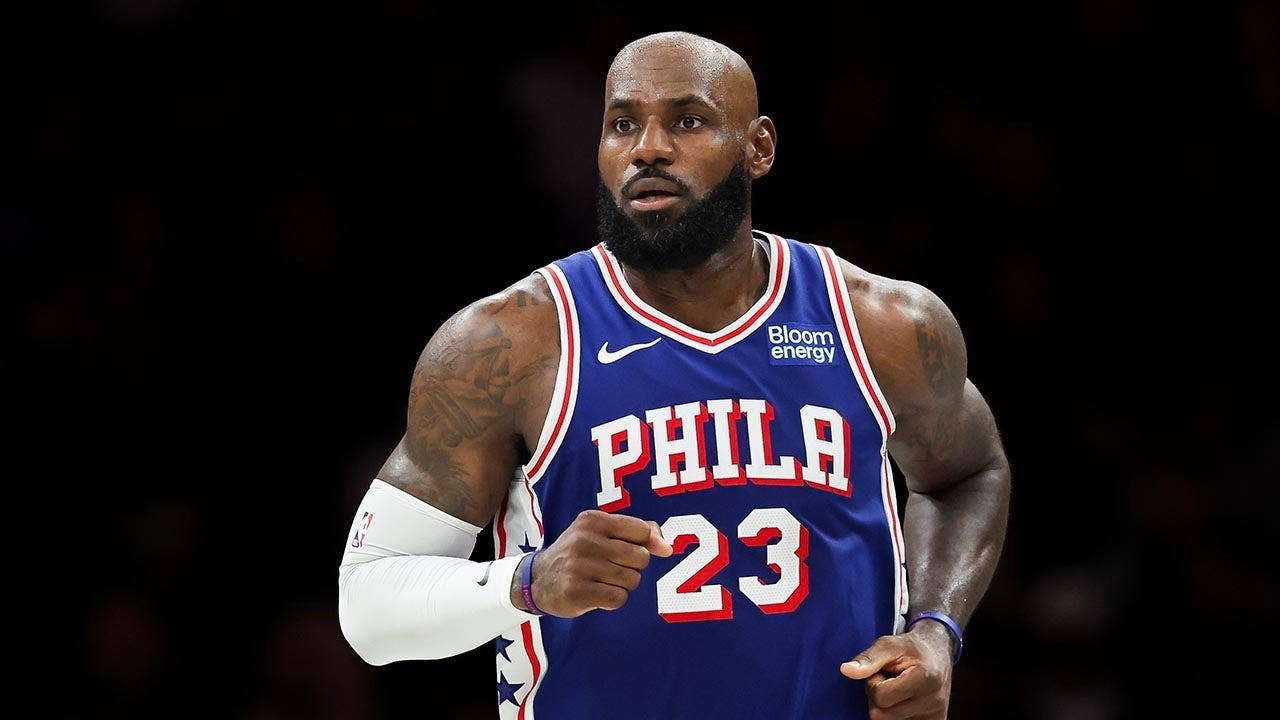 LeBron-James-Philadelphia-basketball.jpg