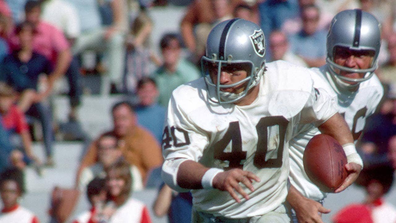 Pete-Banaszak-NFL-game.jpg