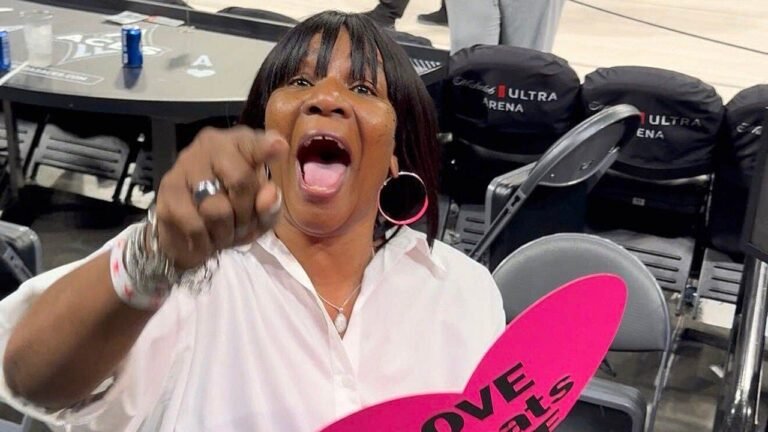 WNBA-Aja-Wilson-mom-100226-1-_1_.jpg