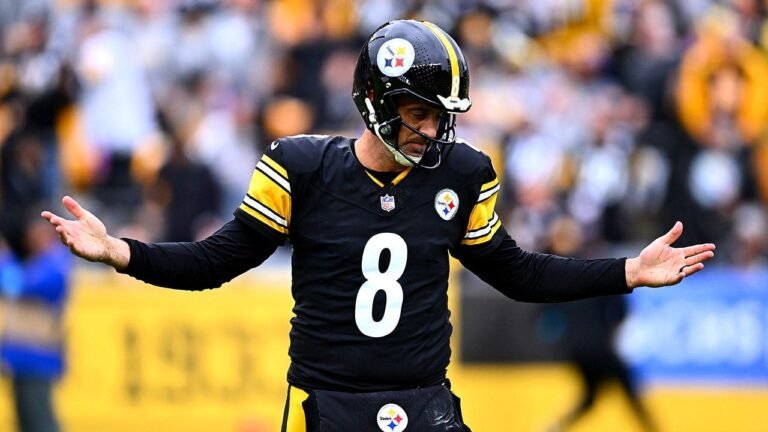 aaron-rodgers-touchdown-steelers-colts.jpg