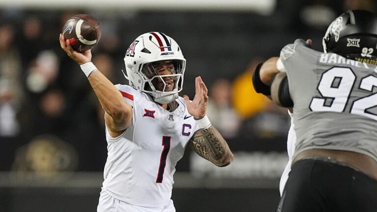 arizona-noah-fifita-110225-1.jpg