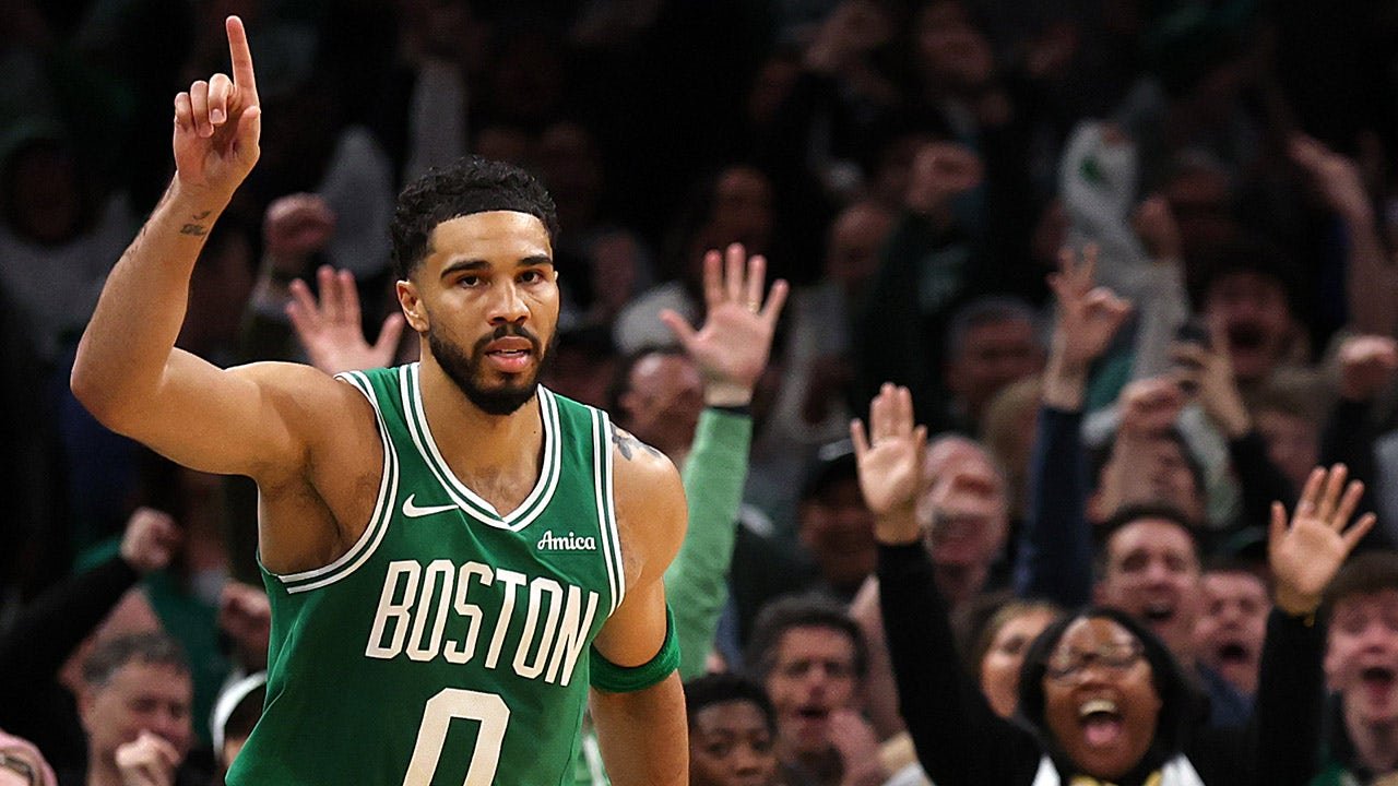boston-celtics-jayson-tatum-celebrates.jpg