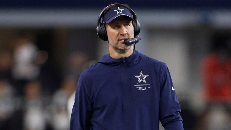 brian-schottenheimer-cowboys-buccaneers-sidelines.jpg