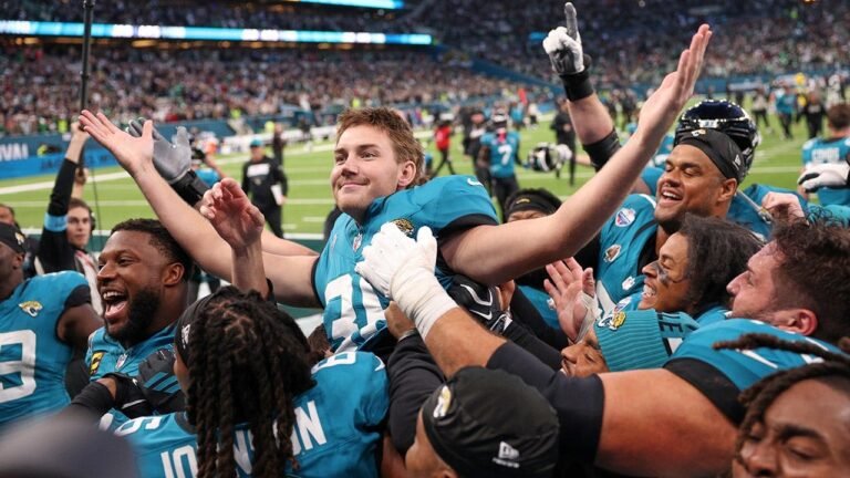 cam-little-winning-field-goal-jaguars.jpg