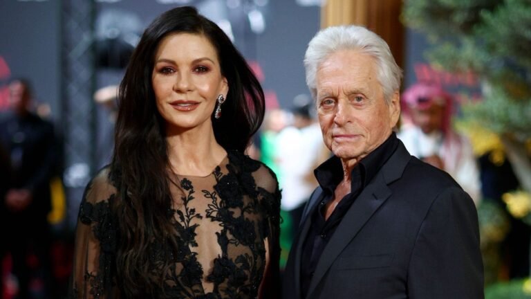 catherine-zeta-jones-michael-douglas-scaled.jpg