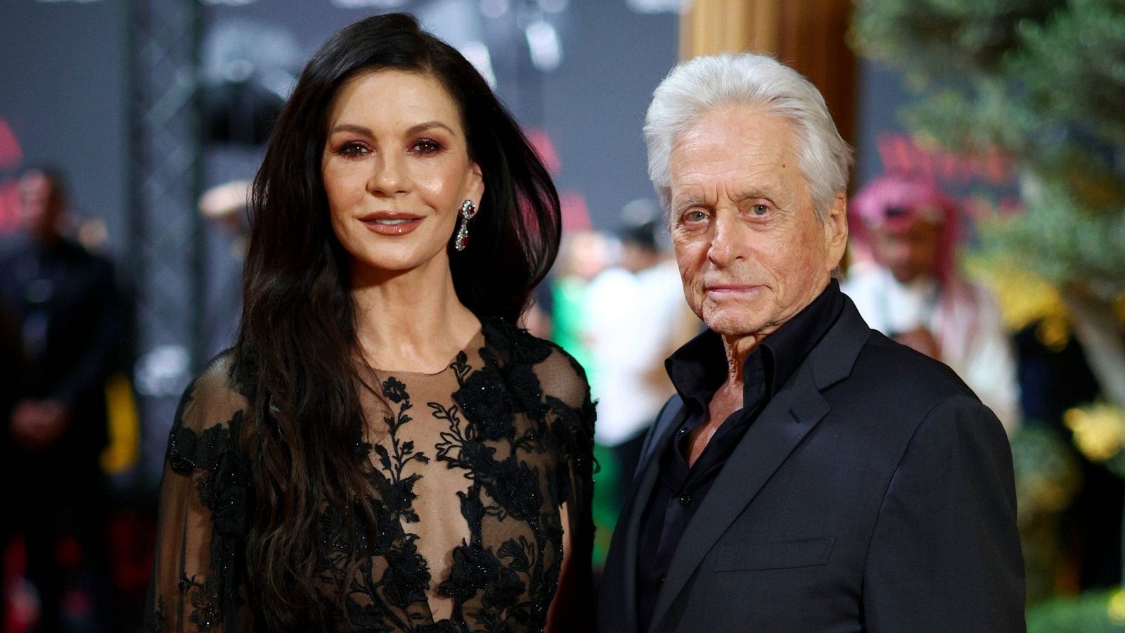 catherine-zeta-jones-michael-douglas-scaled.jpg