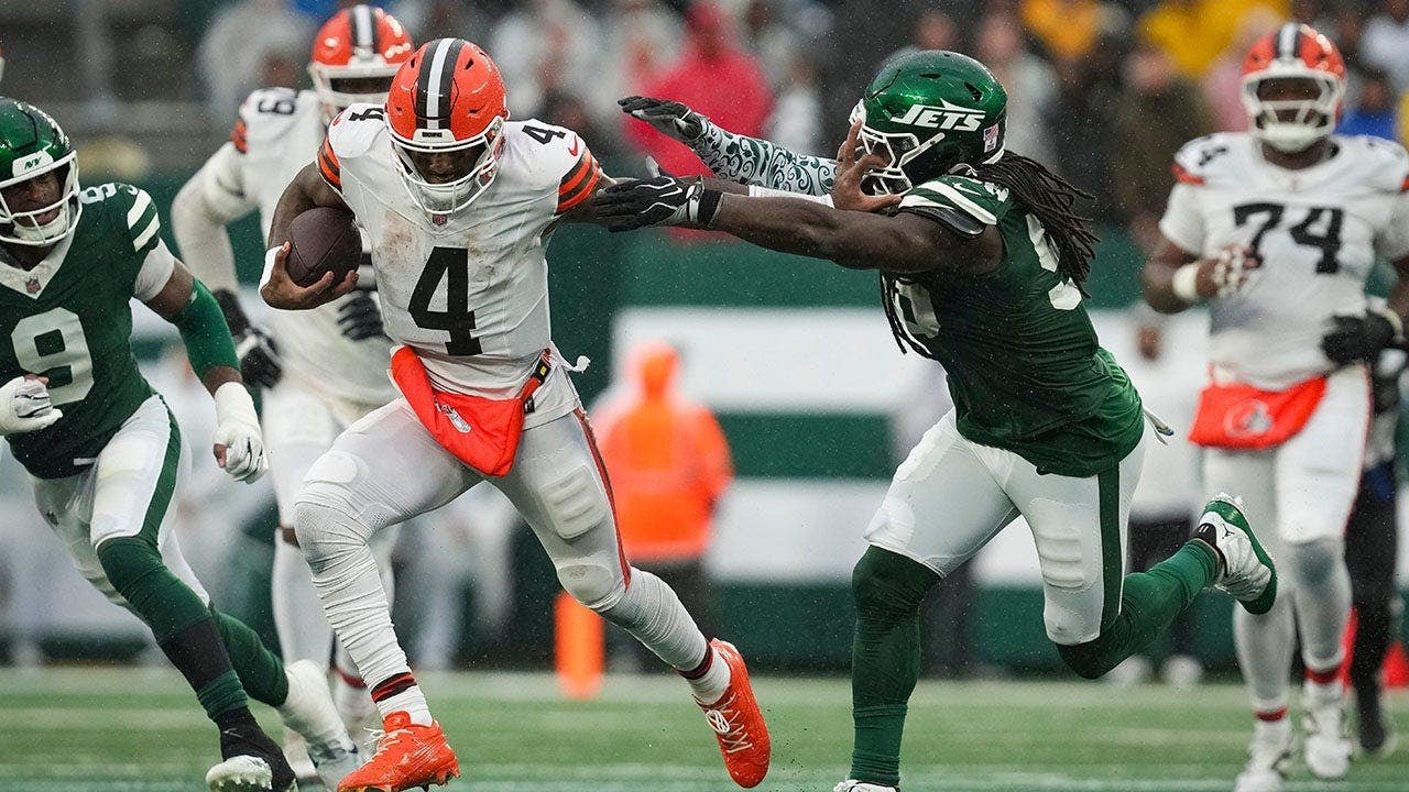 deshaun-watson-browns-jets-metlife-stadium.jpg