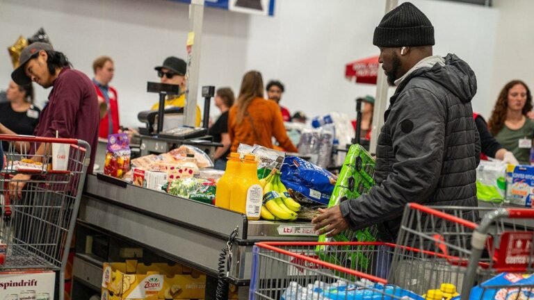 f2f2f6aa-costco-checkout-registers.jpg