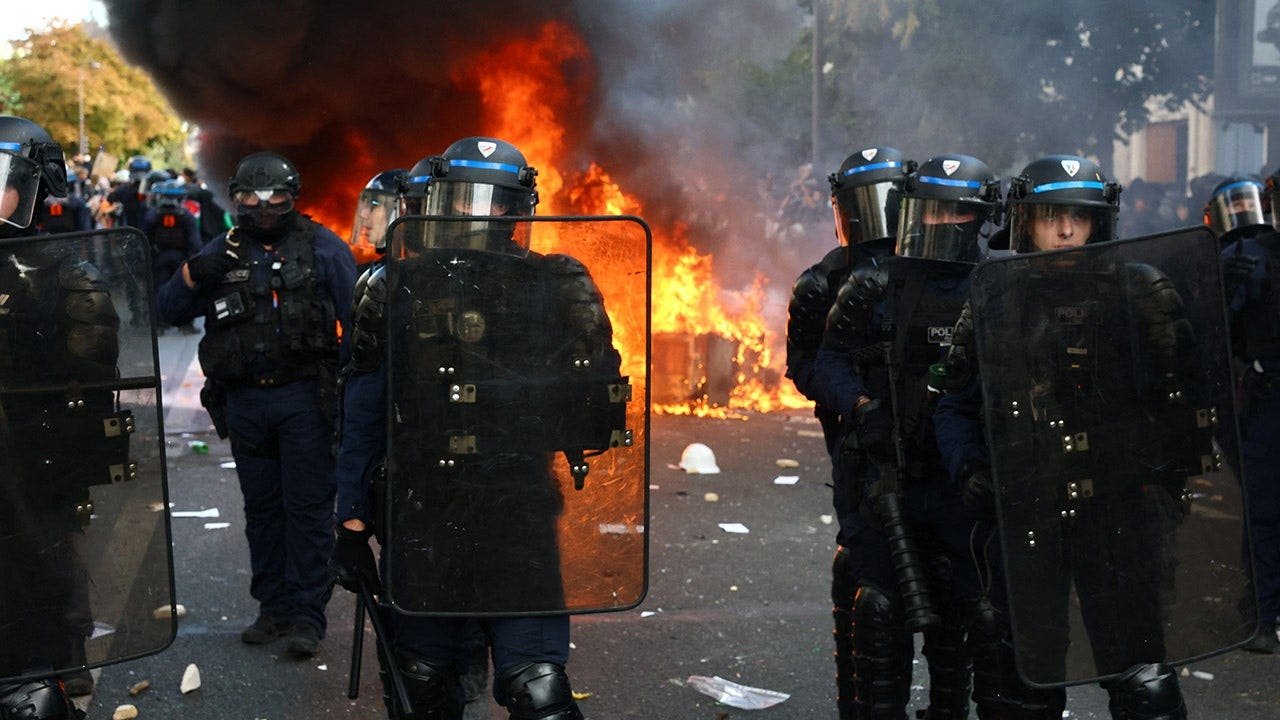 france-protests-2.jpg
