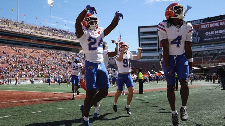 gators-celebrating.jpg
