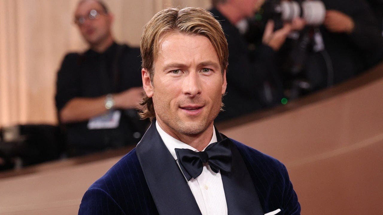 glen-powell-golden-globe-awards-beverly-hilton.jpg