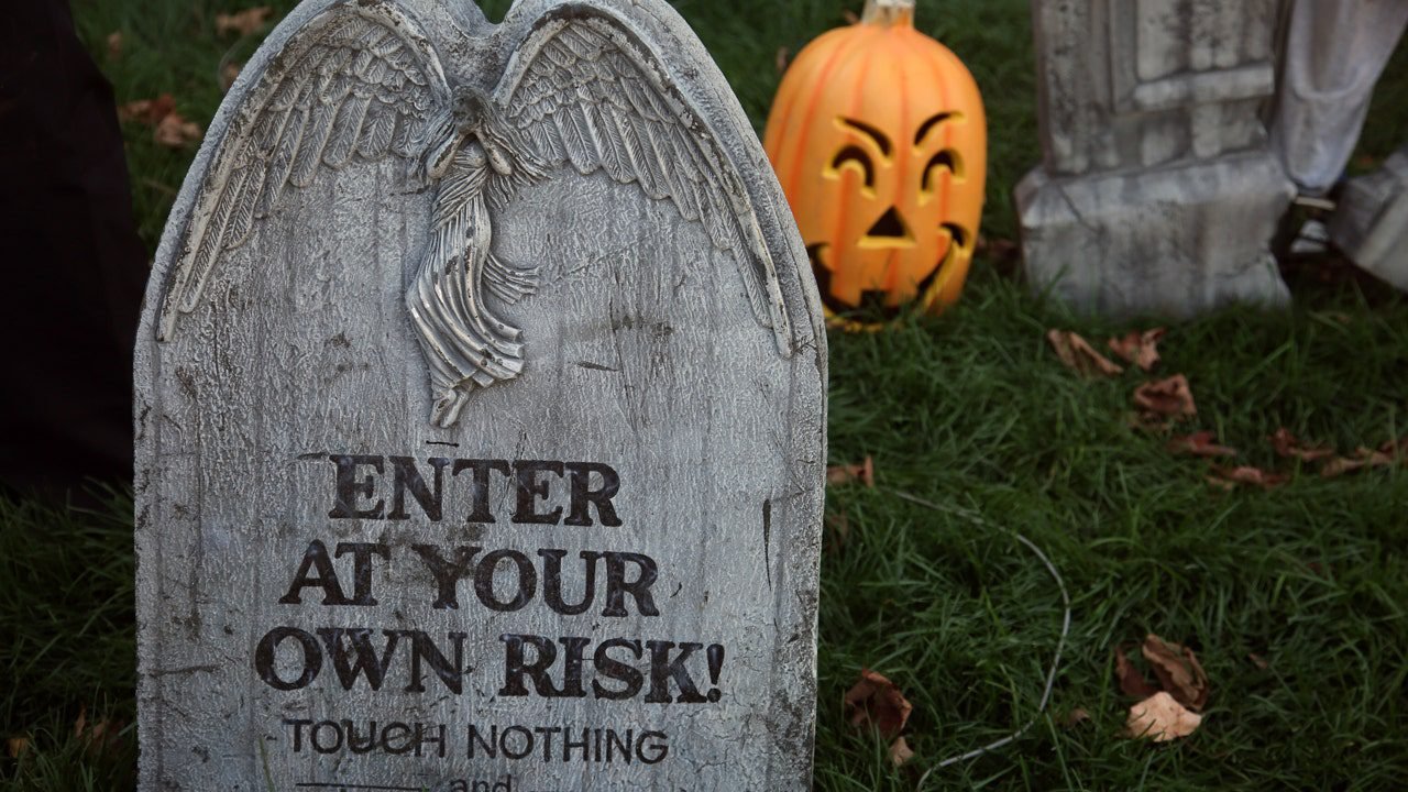 halloween-decorations.jpg