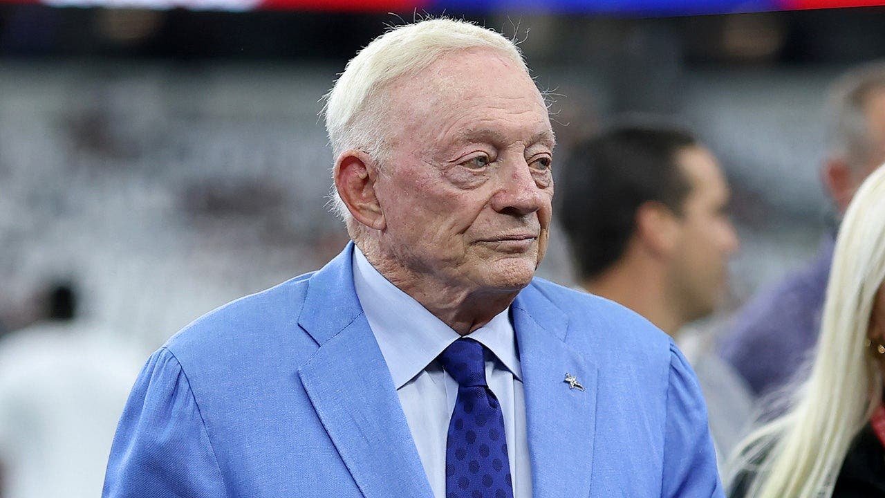 jerry-jones-dallas-cowboys-at-t-stadium.jpg