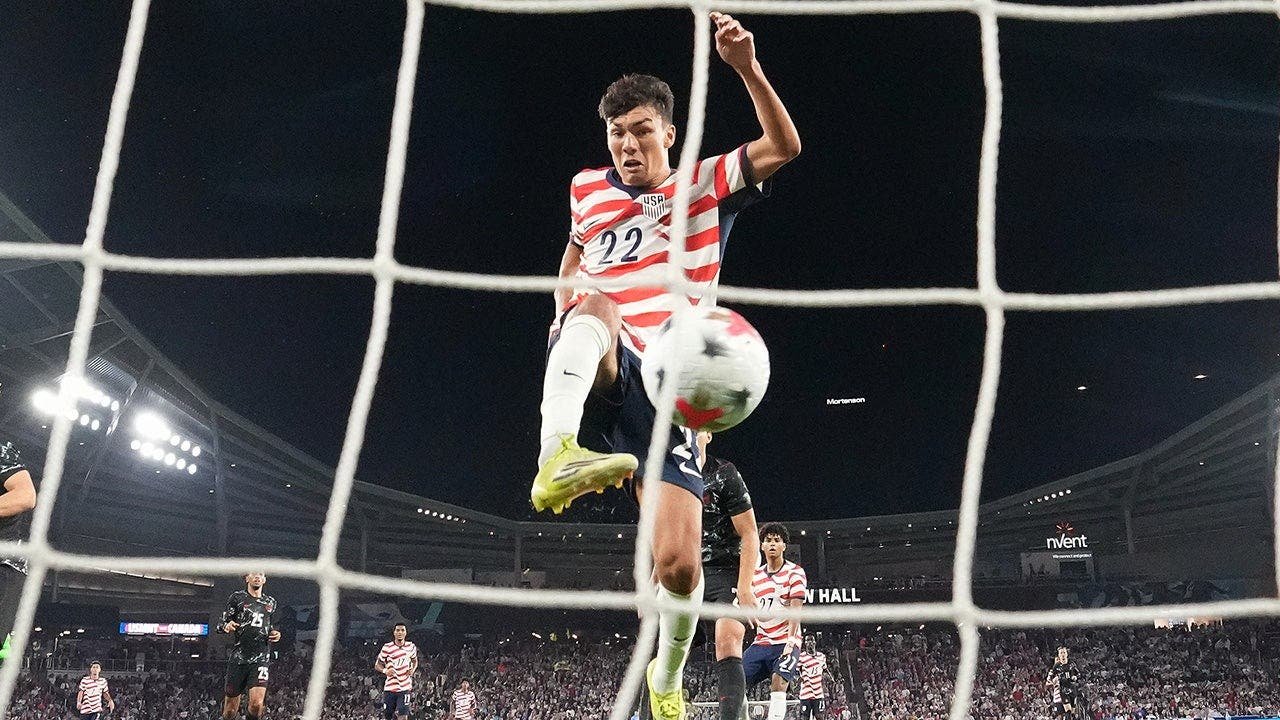justin-ellis-usmnt-canada-goal.jpg