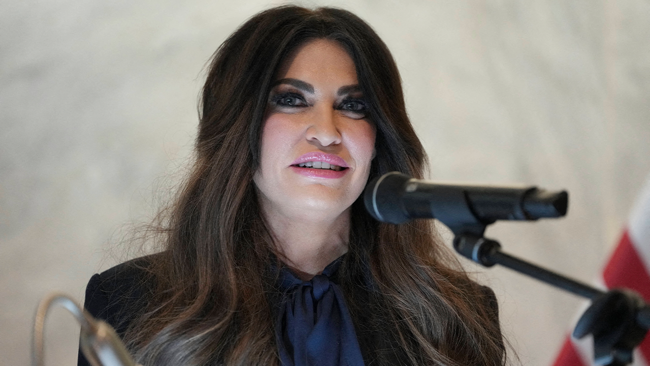 kimberly-guilfoyle-us-ambassador-greece-speaking.jpg