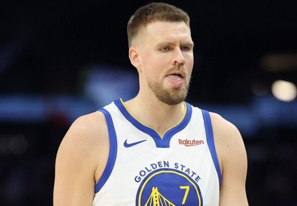 kristaps-porzingis-warriors-nba-playoff.jpg