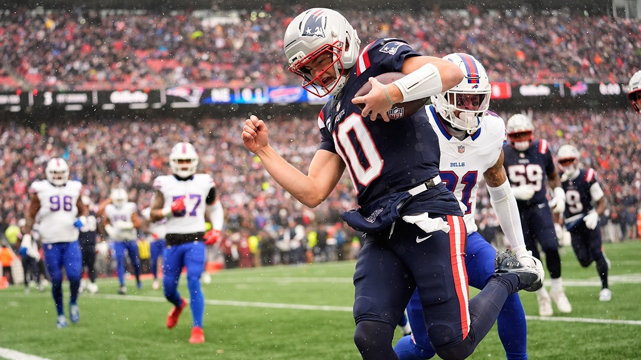 nfl-patriots-drake-maye-121725-1.jpg