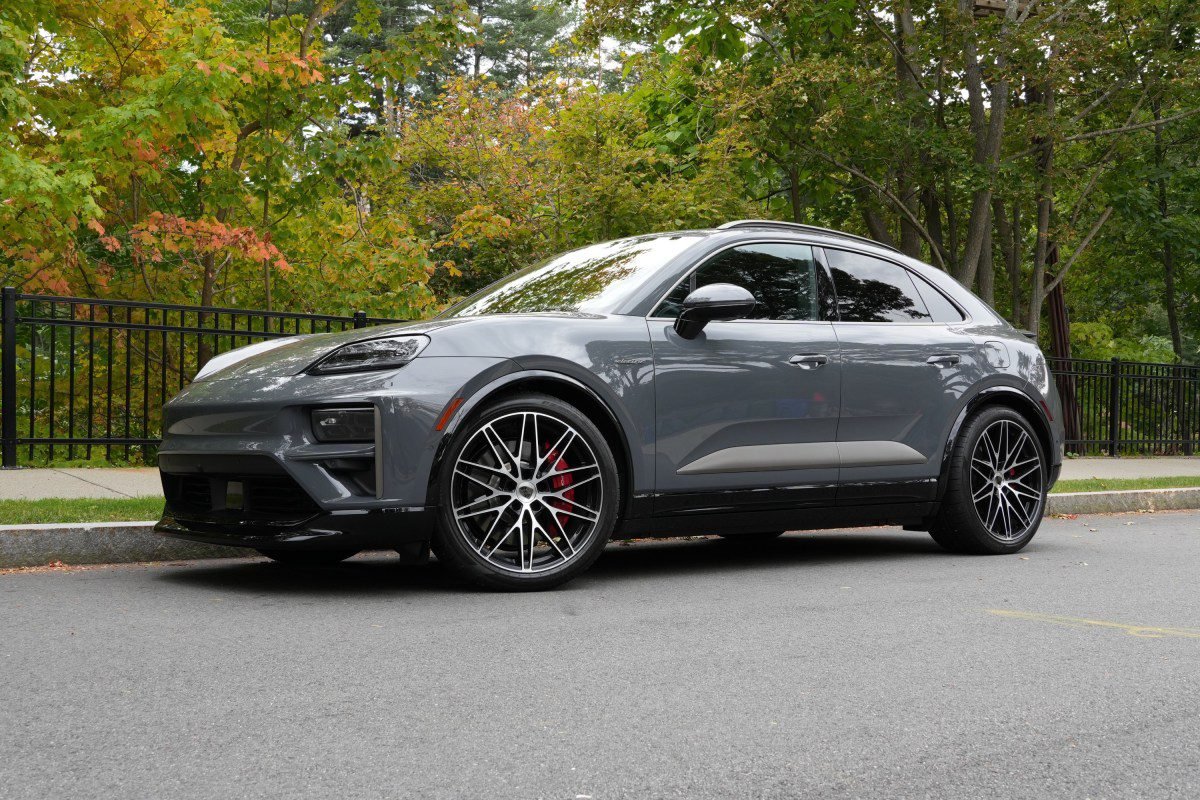 porsche-macan-turbo-front-three-quarter.jpeg