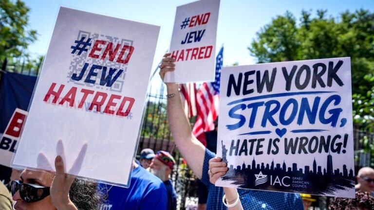 pro-israeli-protesters-rally-new-york.jpg